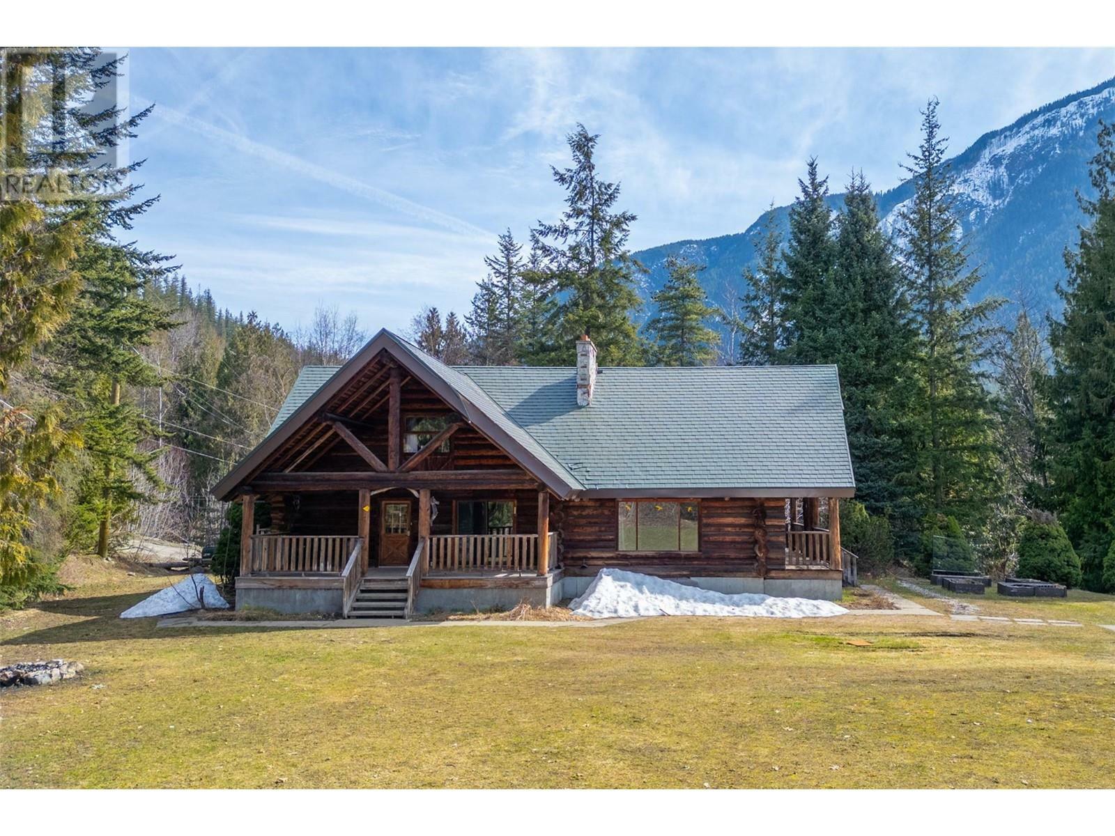 Property Photo: 1130 Montana Place BC V0E 2S0