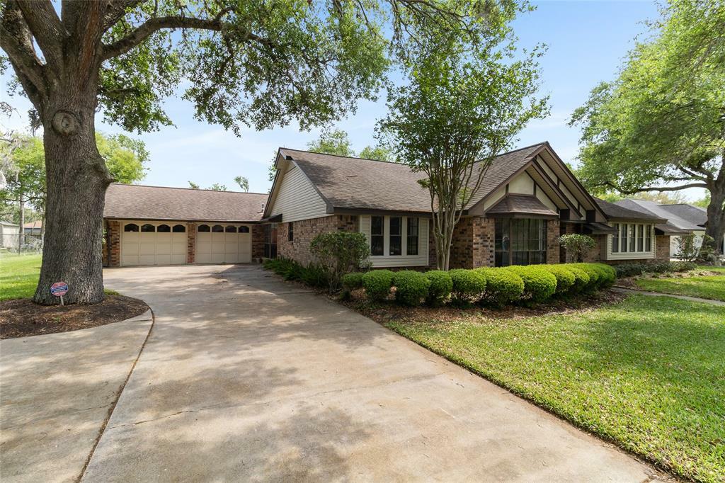 Property Photo: 1007 Oleander Street TX 77566