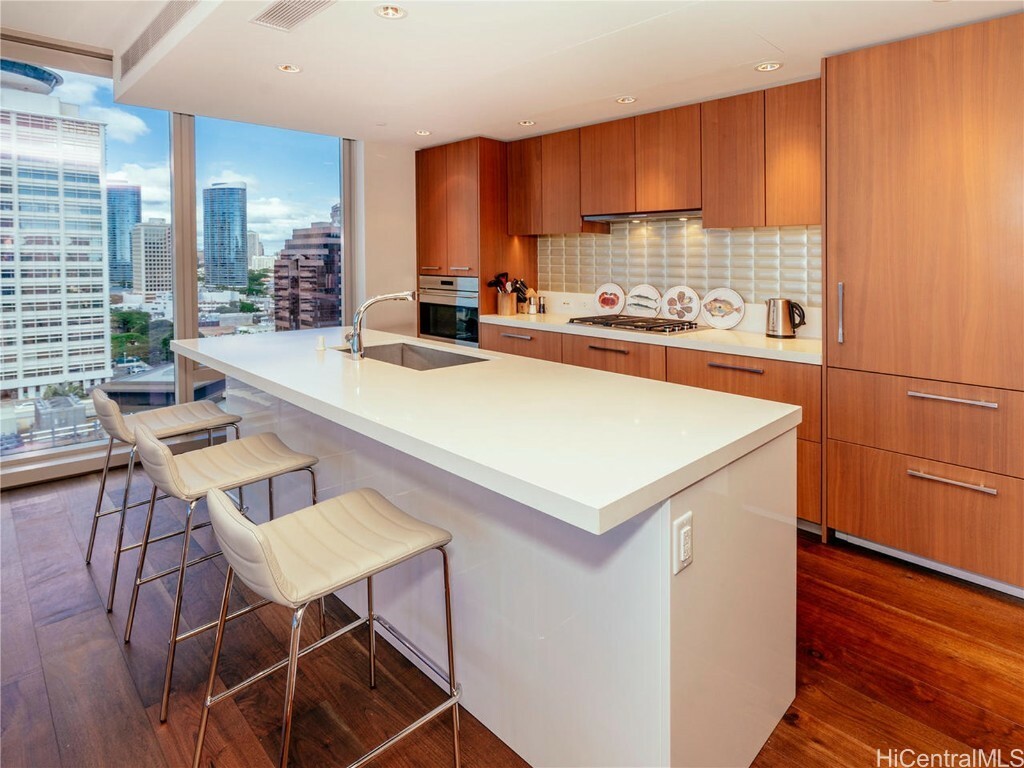 Property Photo: 1555 Kapiolani Boulevard 1307 HI 96814