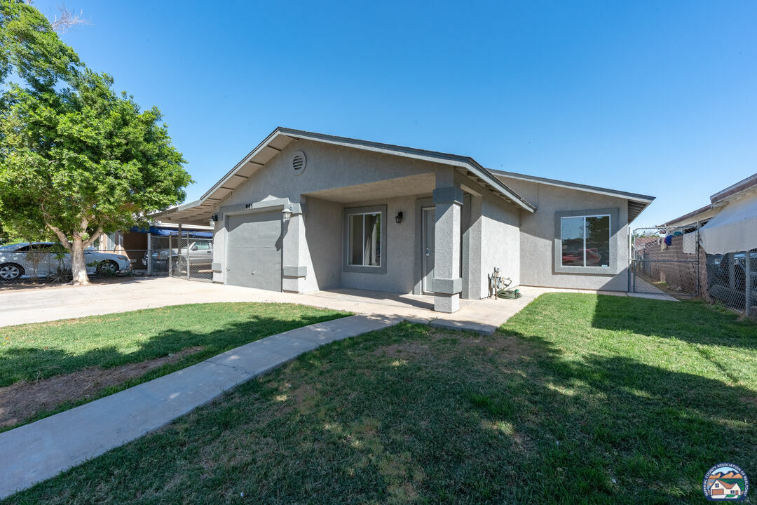 Property Photo: 661 Flammang Ave CA 92227