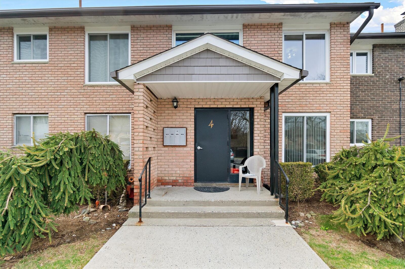 Property Photo:  4 Barnett Drive 7-A  NY 10950 