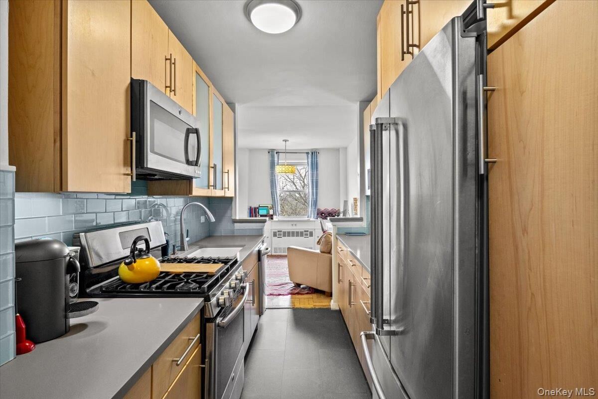 Property Photo:  5550 Fieldston Road 7C  NY 10471 