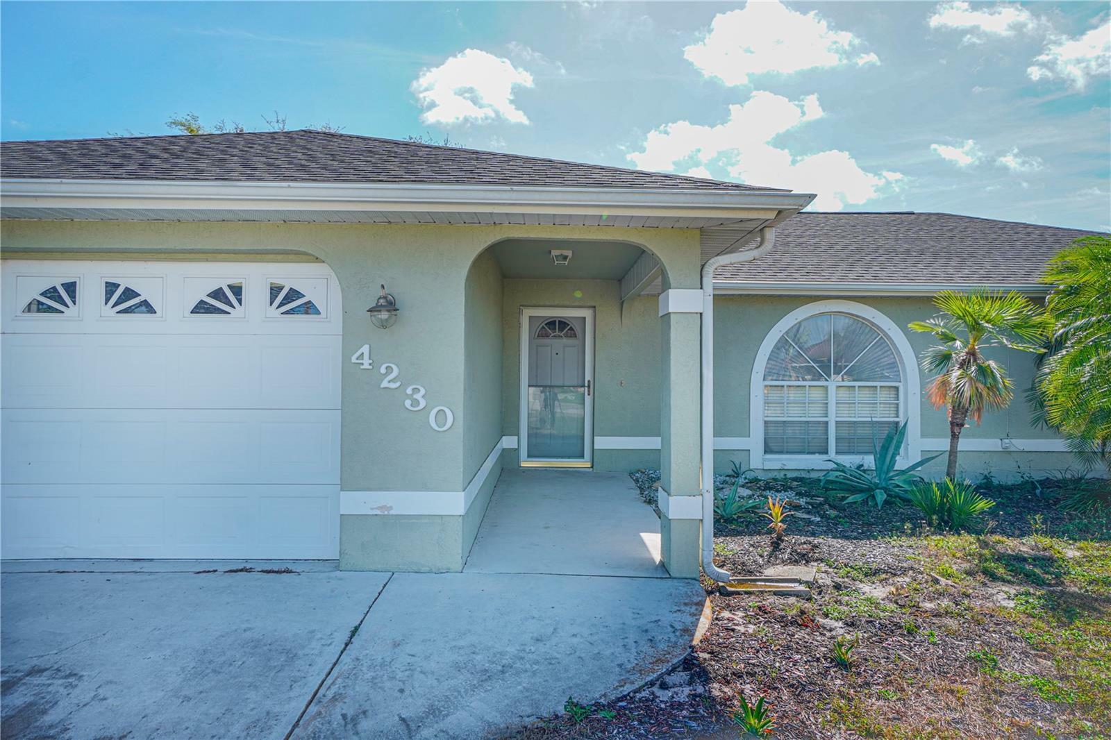 Property Photo: 4230 Mandarin Road FL 33875