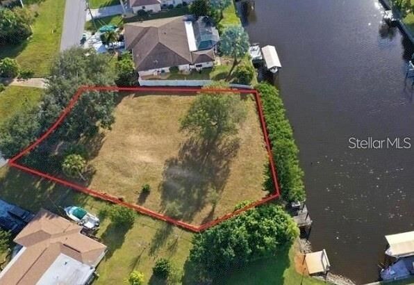 Property Photo: 550 E Tarpon Boulevard NW FL 33952