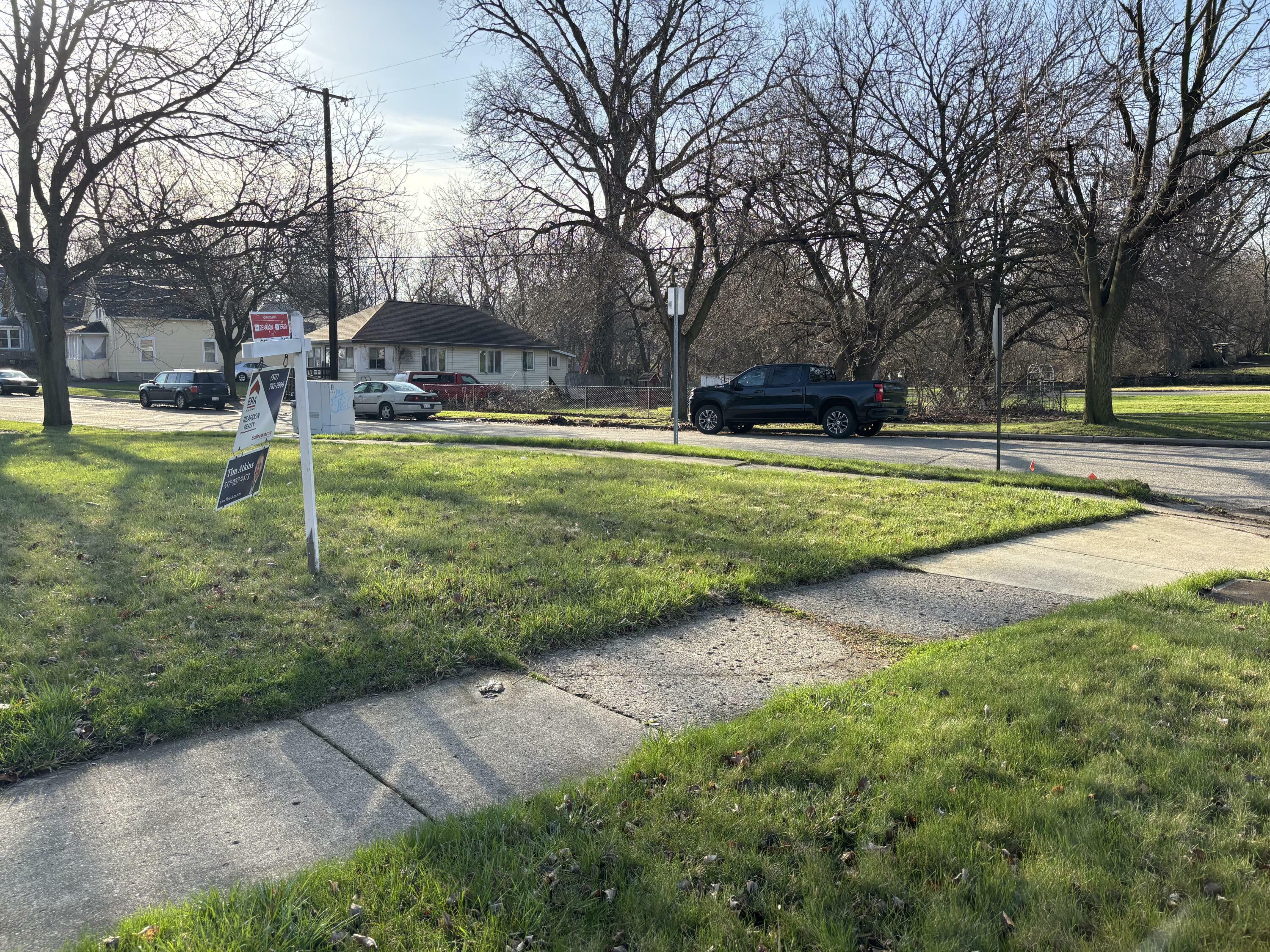 Property Photo:  117 Summit Avenue  MI 49201 