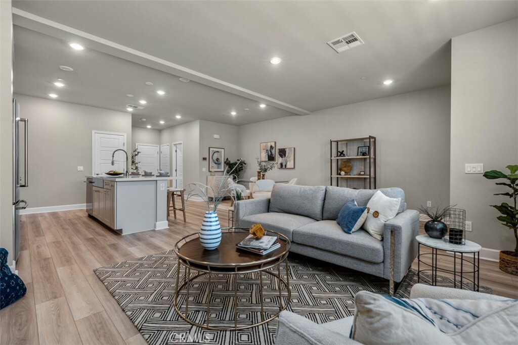Property Photo: 19197 Tideline Ct CA 92648