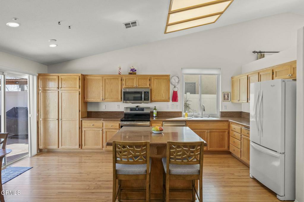 Property Photo: 7881 Loma Vista Road CA 93004
