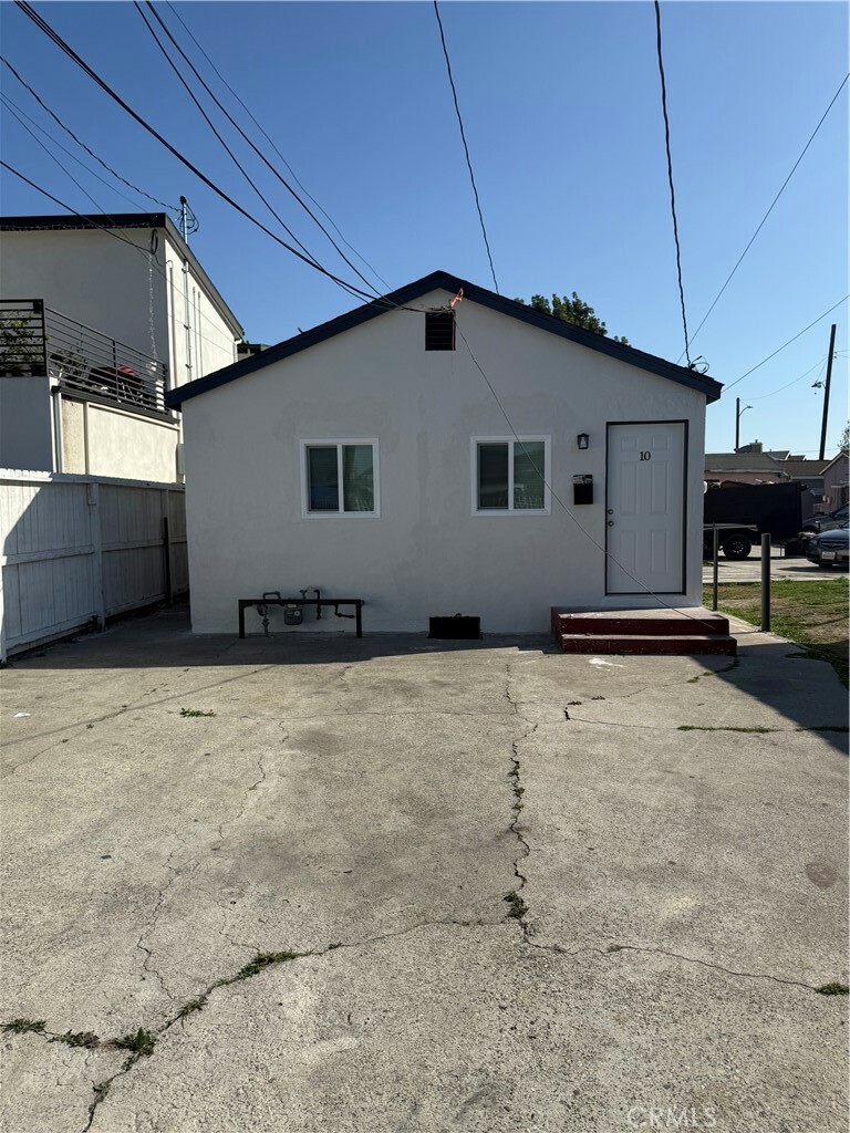 Property Photo: 7134 Granger Avenue 8 CA 90201