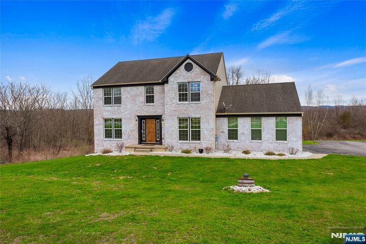 Property Photo:  5 Sterling Drive  NJ 07461 