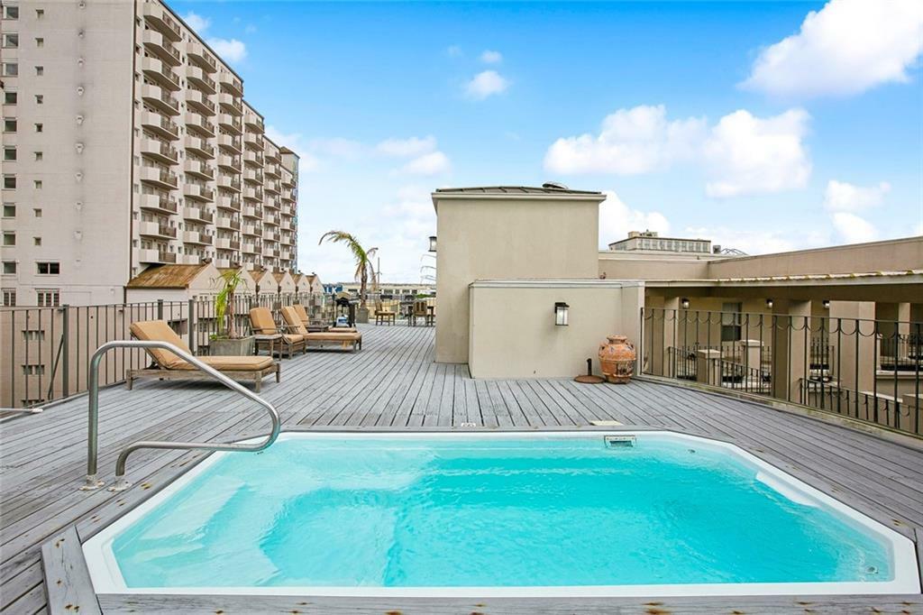 Property Photo: 330 Julia Street 223 LA 70130