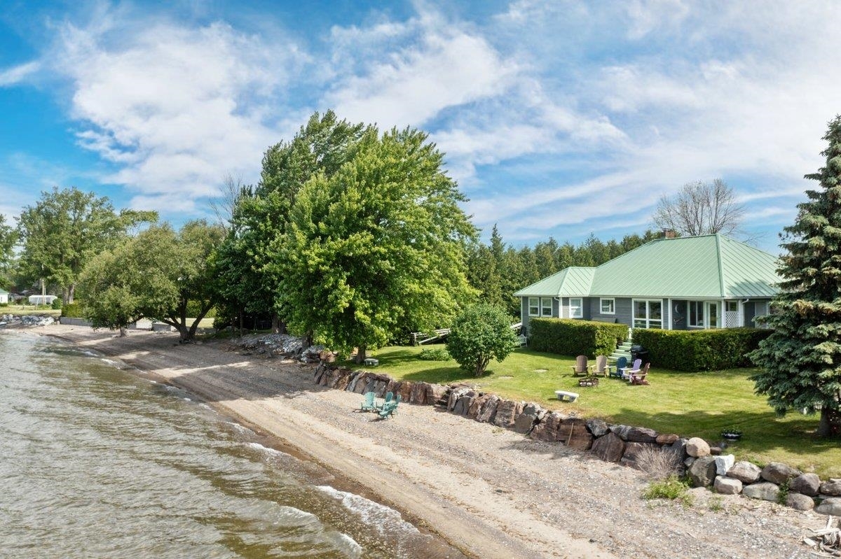 Property Photo:  16 Mott South Street  VT 05440 