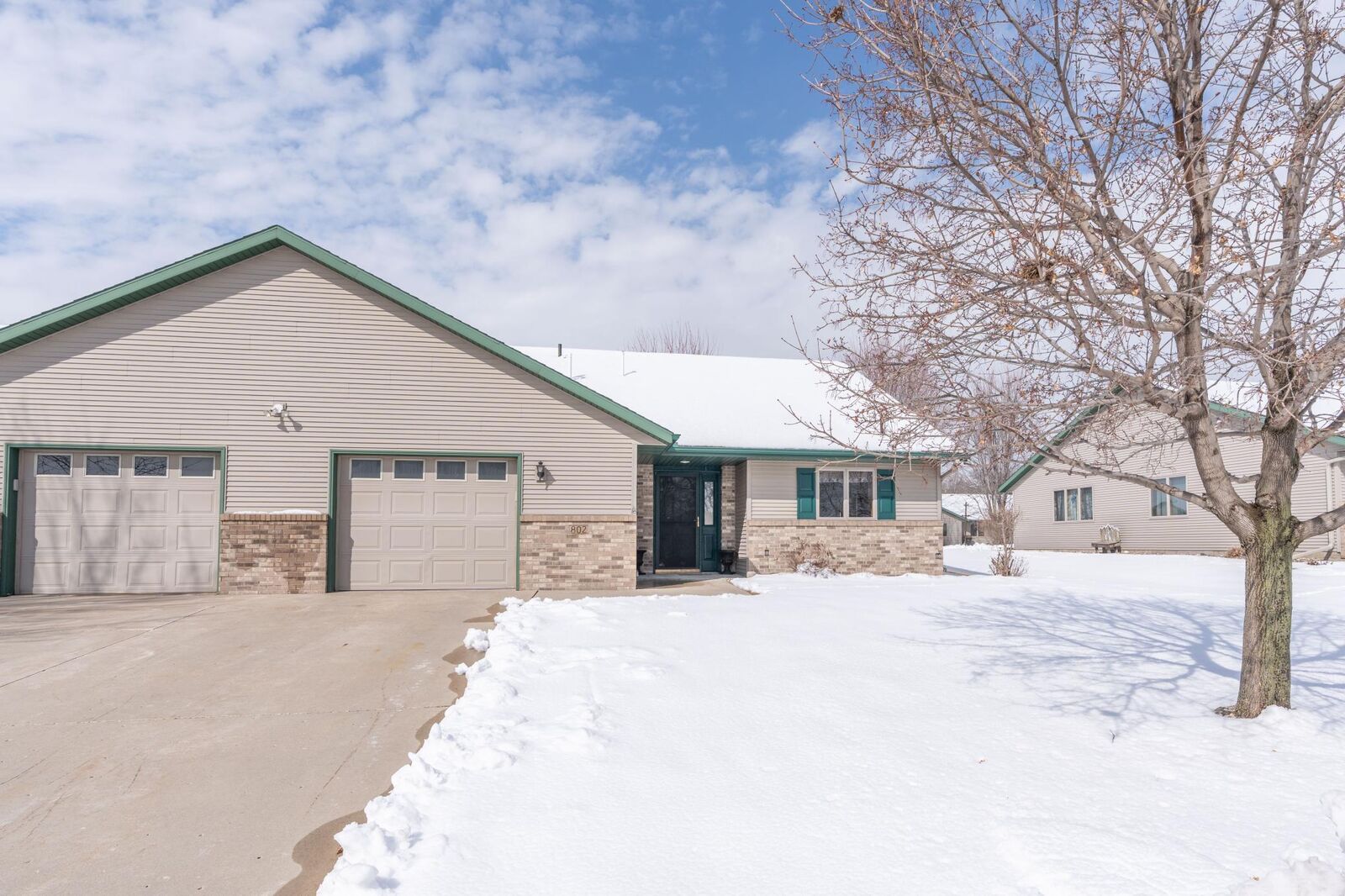Property Photo:  802 Westland Street  MN 56273 