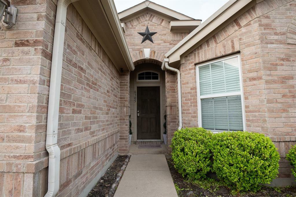 Property Photo: 6305 Pool View Drive TX 75249