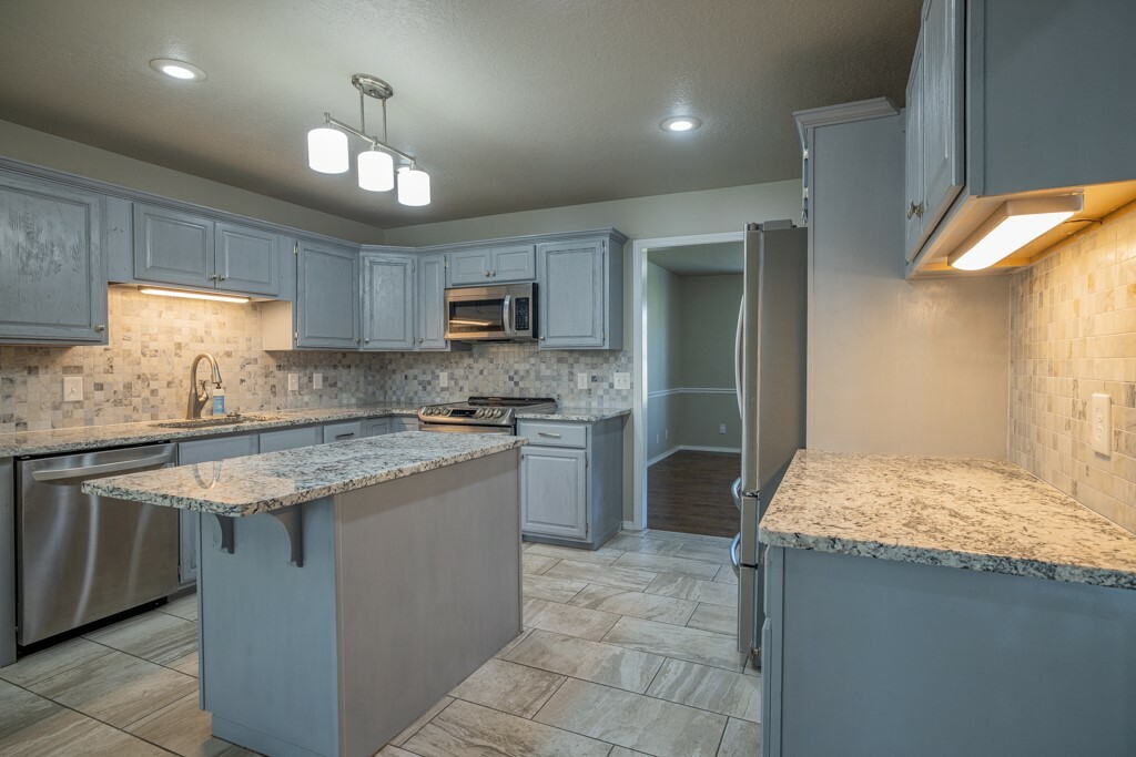 Property Photo: 2106 Lazy L Street AR 72758