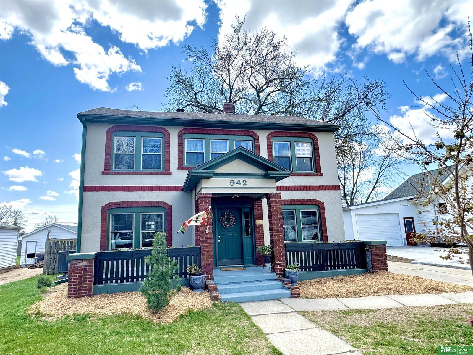 Property Photo:  942 E 5th Street  NE 68467 