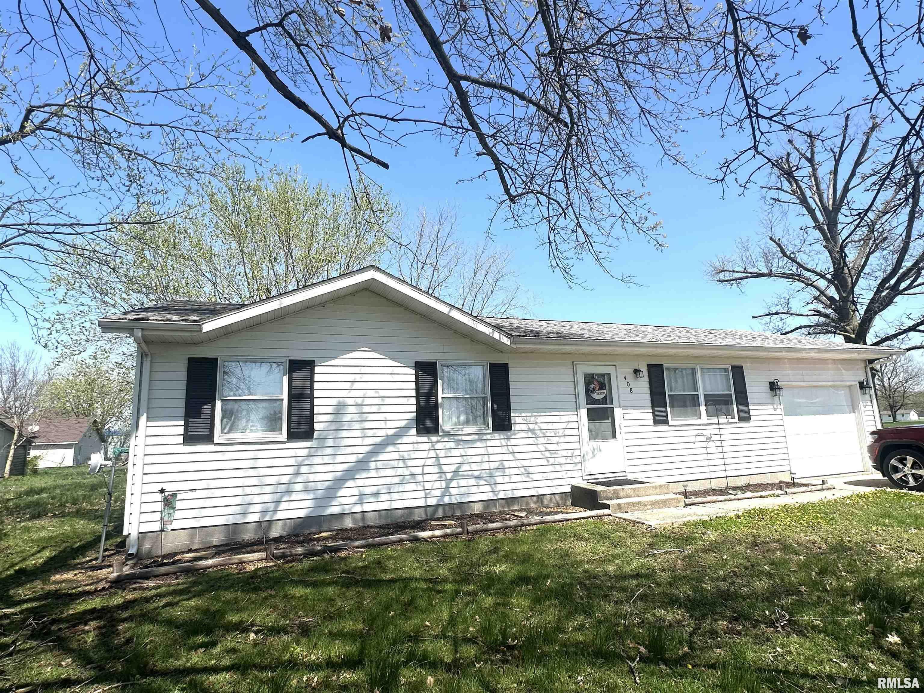 Property Photo: 408 E Elm Street IL 62848