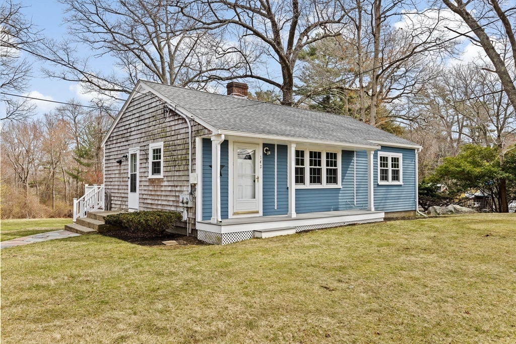 Property Photo: 142 Old Oaken Bucket Rd MA 02066