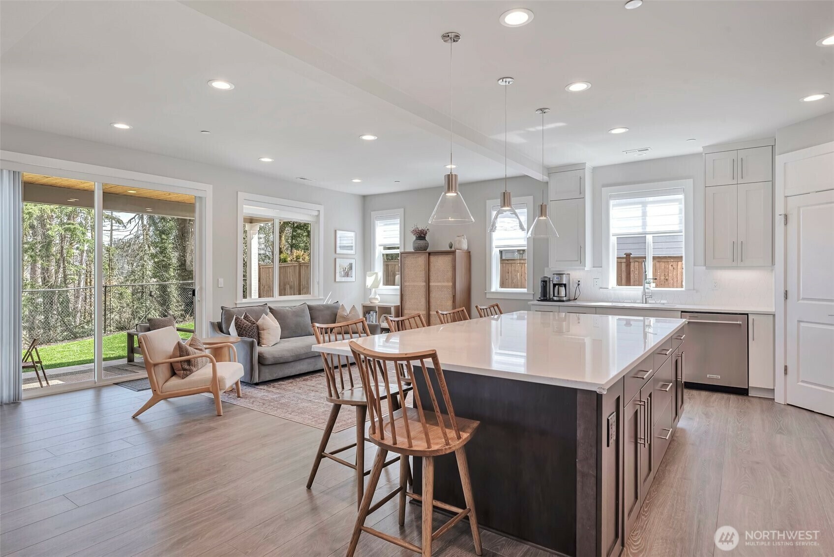 Property Photo: 974 NW Pickering Street WA 98027