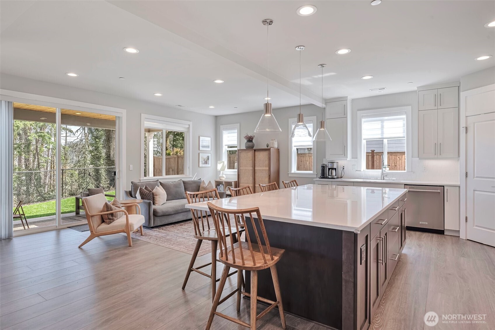 Property Photo: 974 NW Pickering Street WA 98027