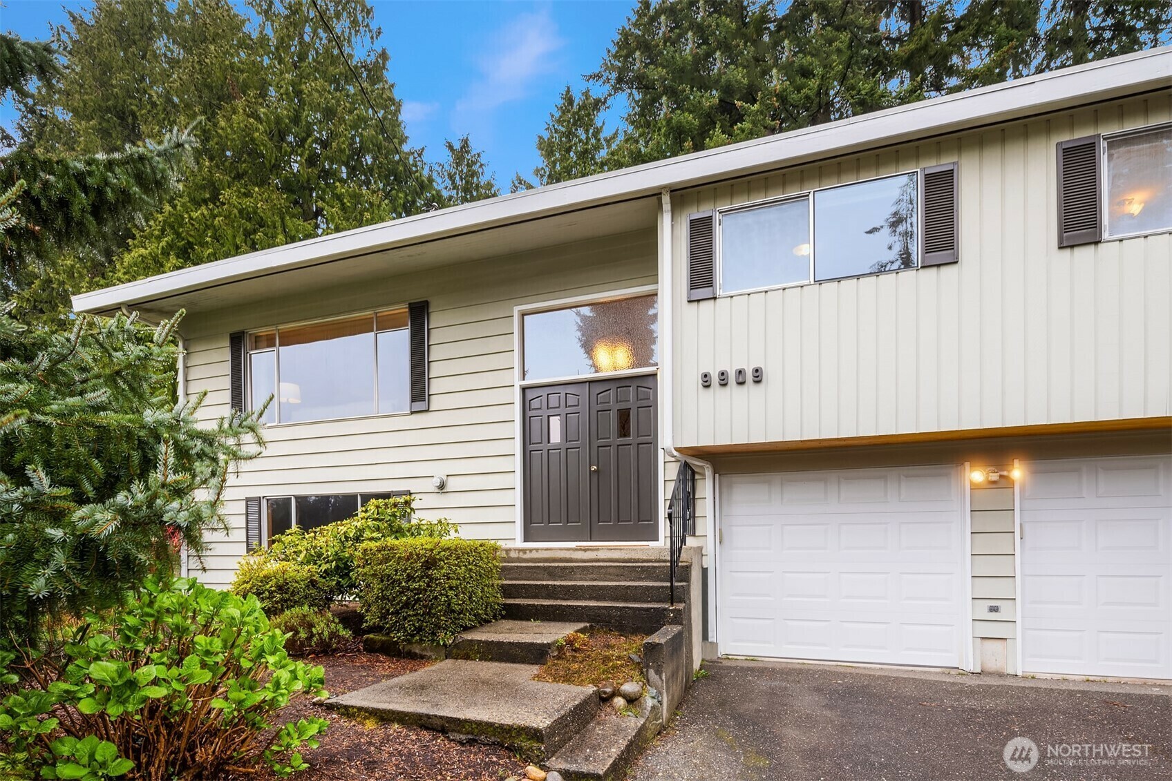 Property Photo: 9909 227th Place SW WA 98020