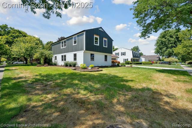 Property Photo:  4915 Butler Drive  MI 48085 