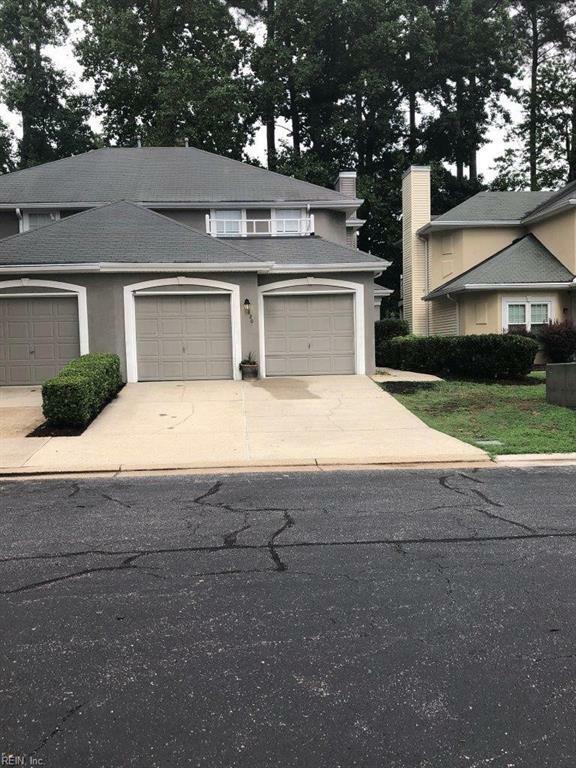 Property Photo: 820 E Willow Point Pl VA 23602