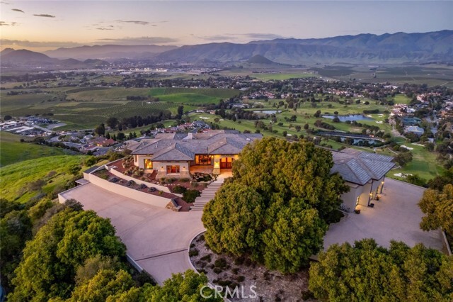 Property Photo: 1015 Rimrock Lane CA 93401