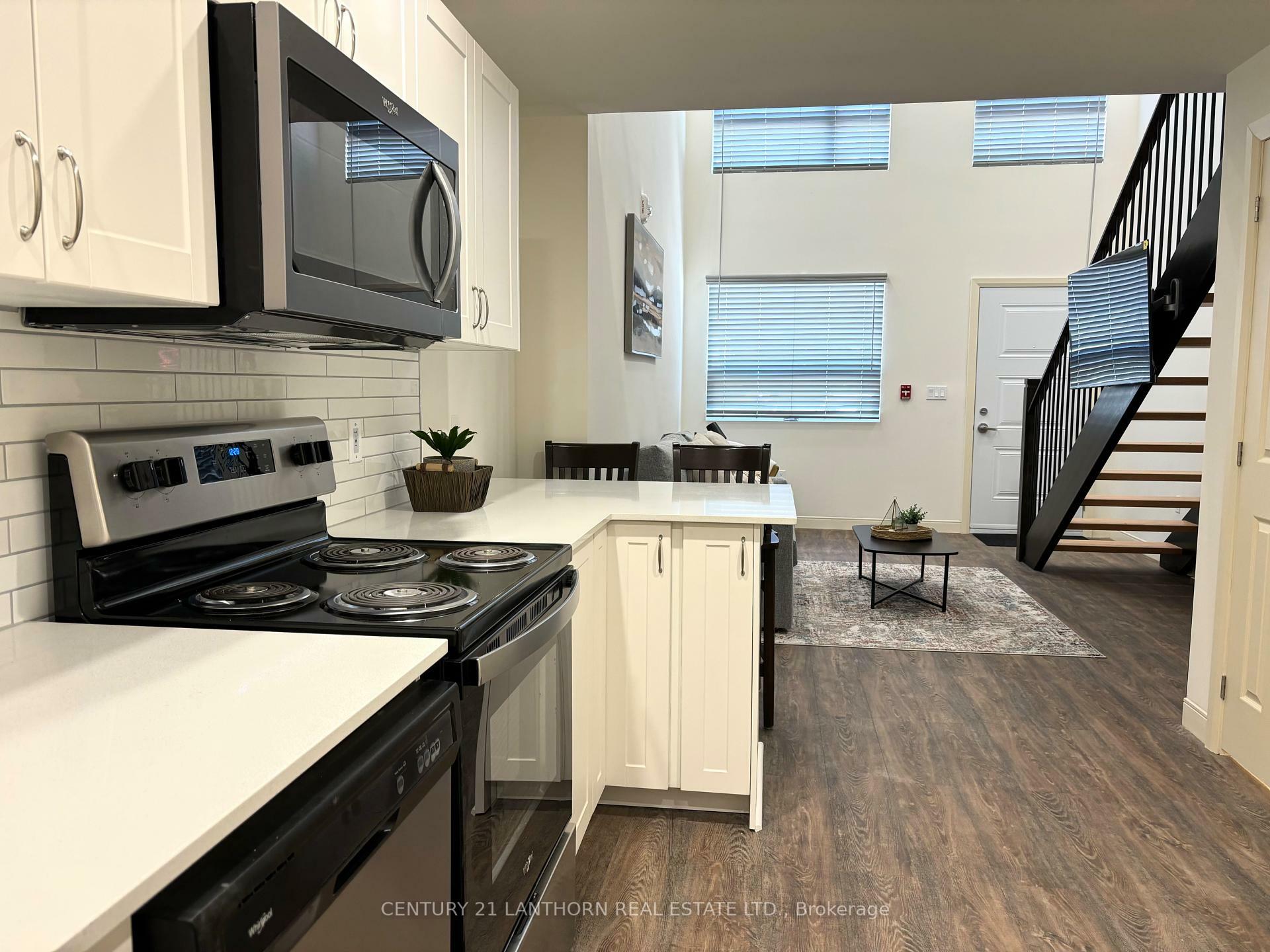 Photo de la propriété: 135 Station Street S 110 ON K8N 2S9