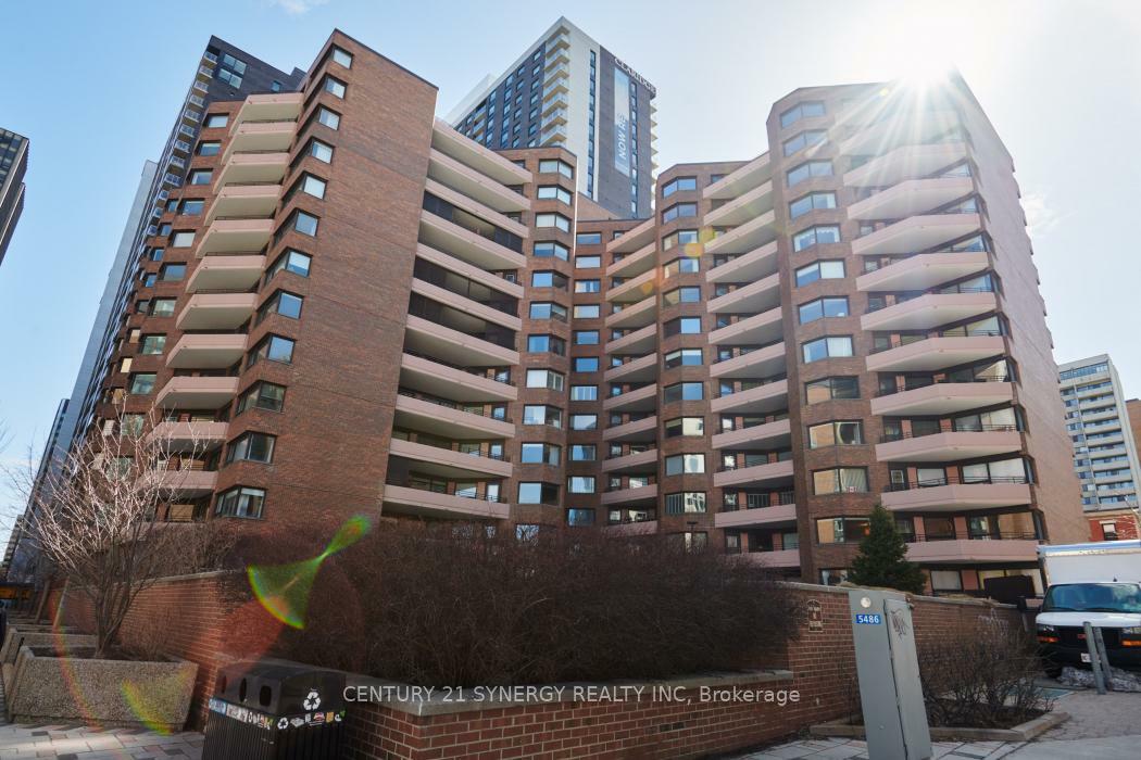 Property Photo: 151 Bay Street 202 ON K1R 7T2