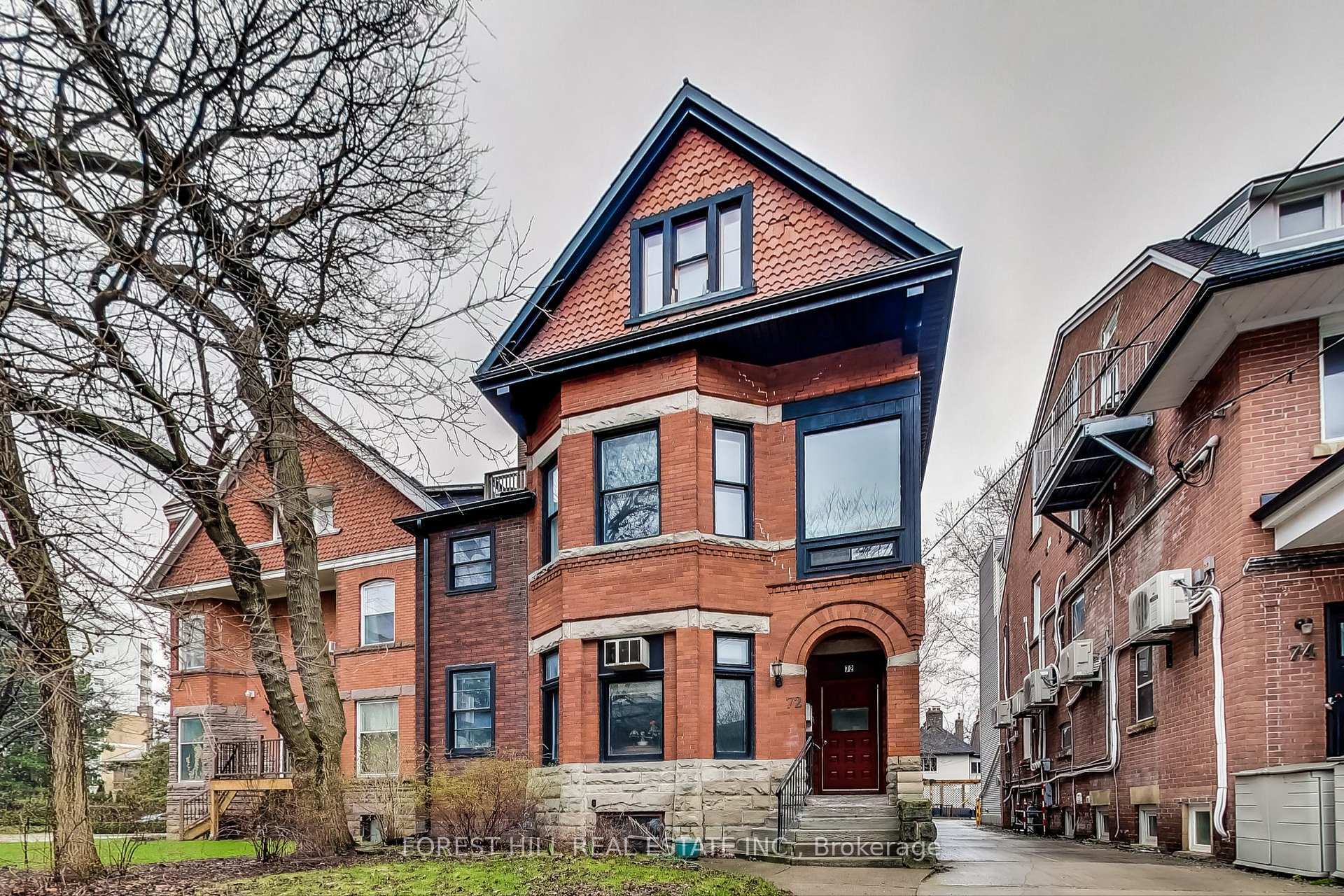 72 Walmer Road  Toronto ON M5R 2X7 photo