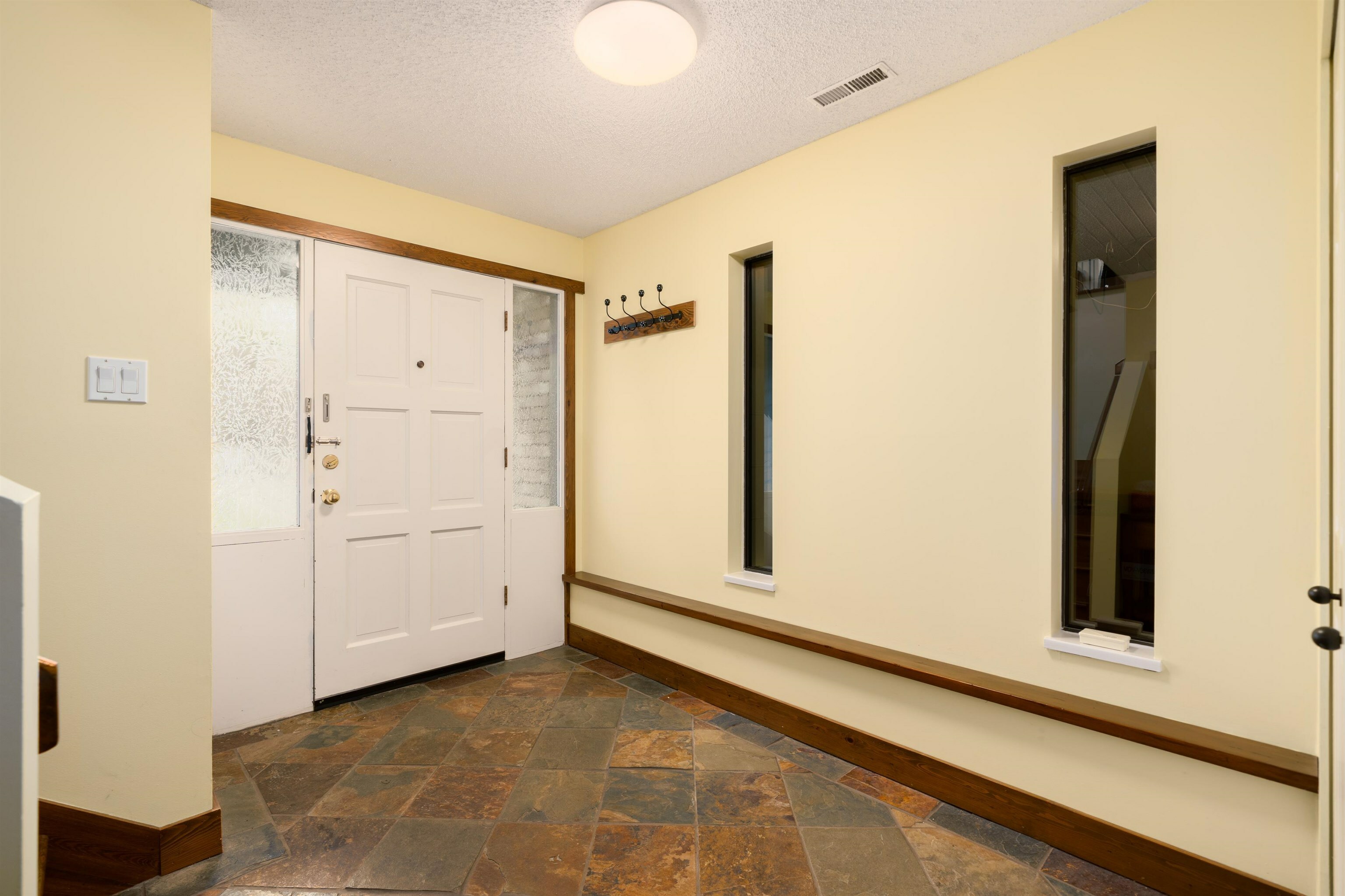 Property Photo: 14581 17 Avenue BC V4A 5V8