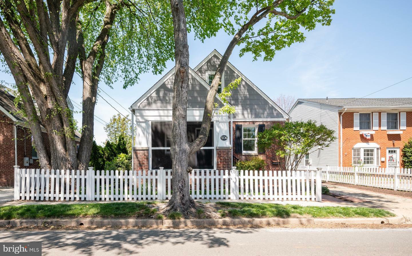Property Photo: 506 E Windsor Avenue VA 22301