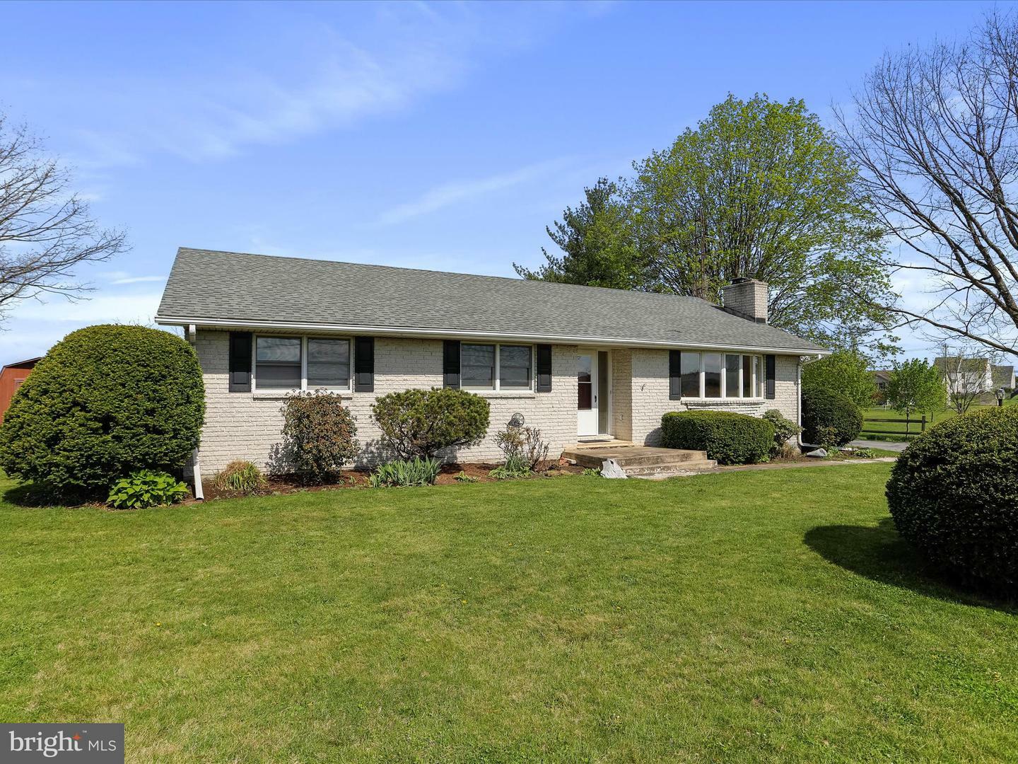 Property Photo: 11949 Williamsport Pike PA 17225