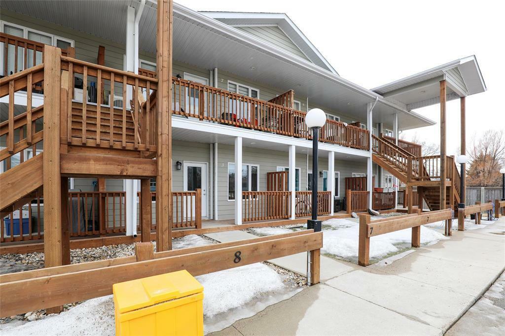 35 Lilac Place  Niverville MB R0A 1E0 photo