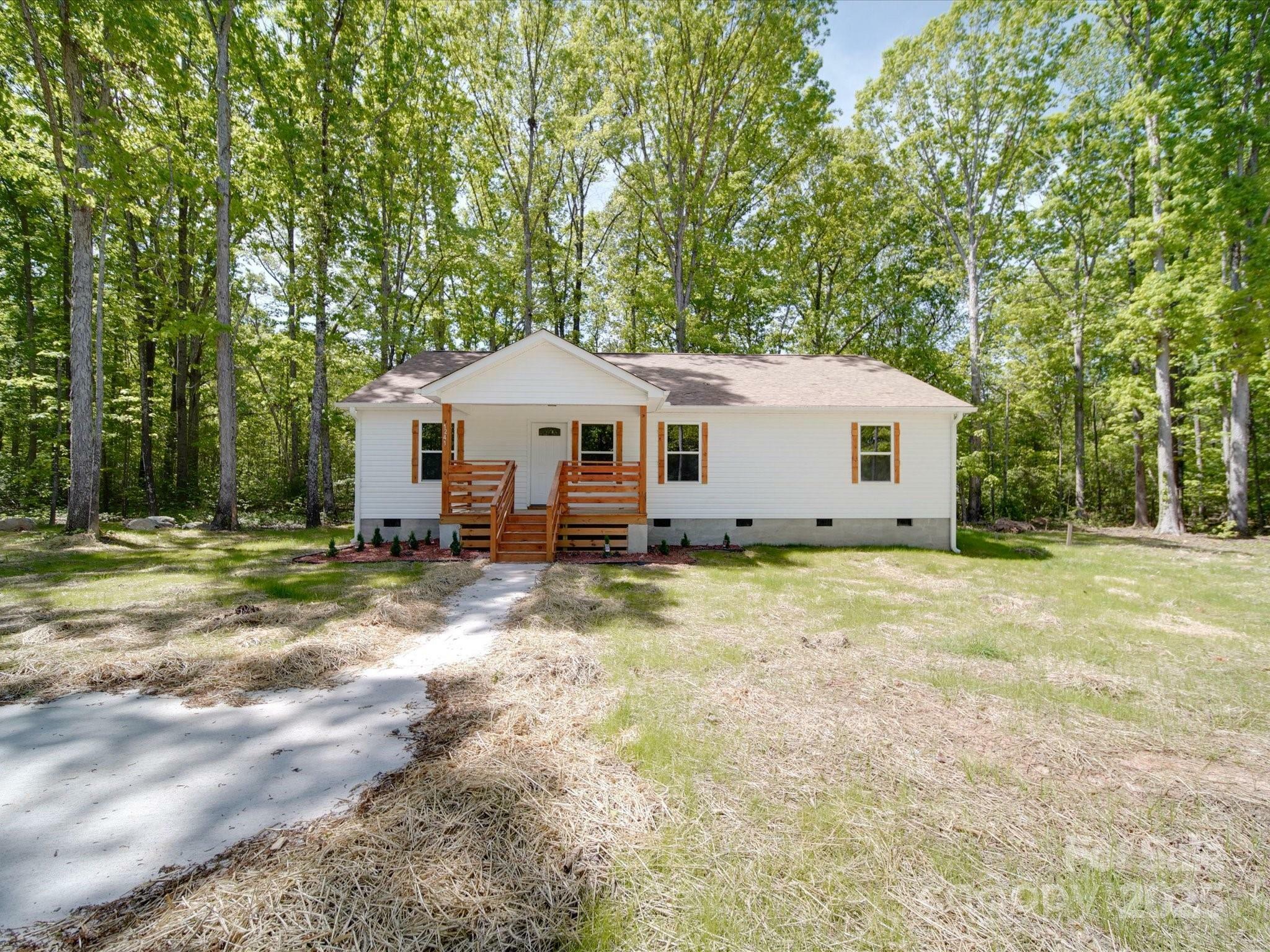 Property Photo: 1241 Pitts Road SC 29706