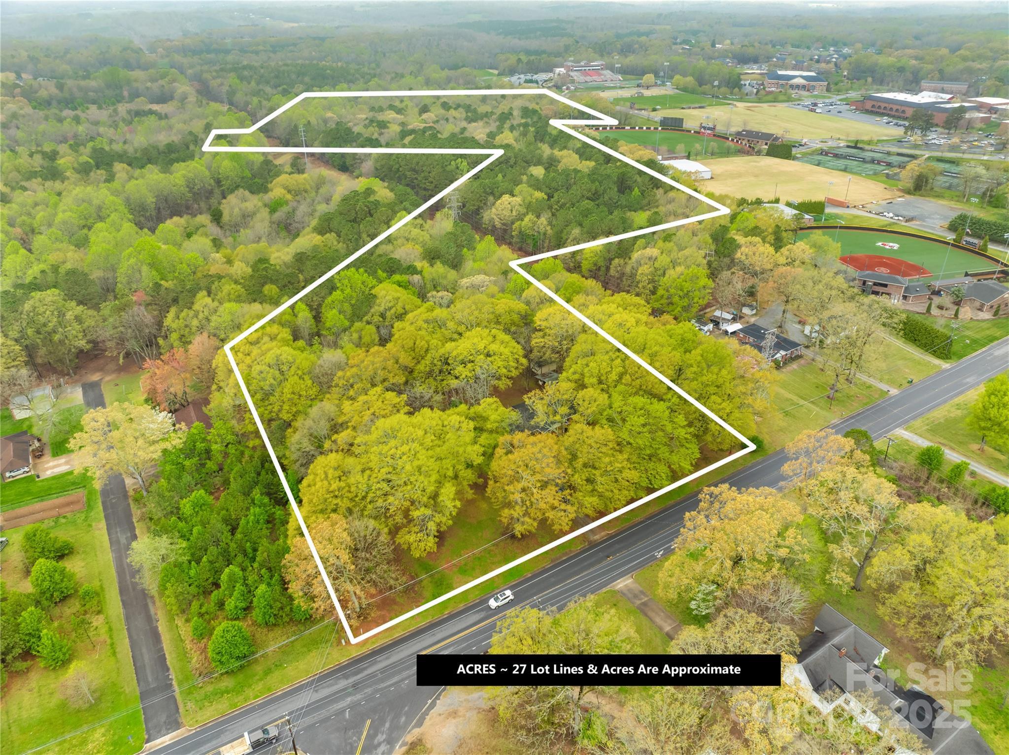 Property Photo: 322 S Main Street NC 28152