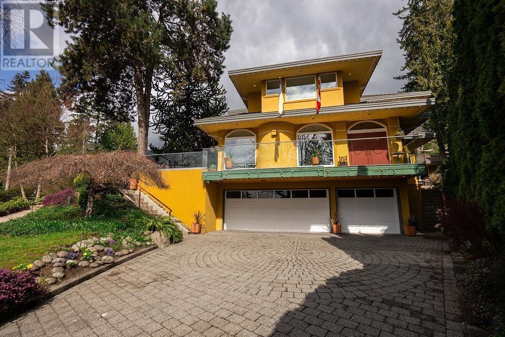 Property Photo: 2635 Rosebery Avenue BC V7V 3A3