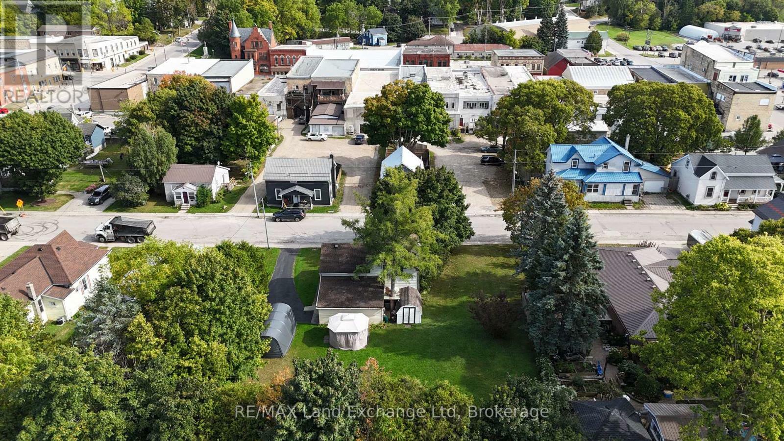 Property Photo: 208 Edward Street ON N0G 2W0