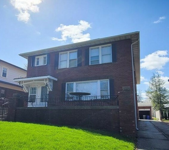 Property Photo:  1527 W Macon Street  IL 62522 