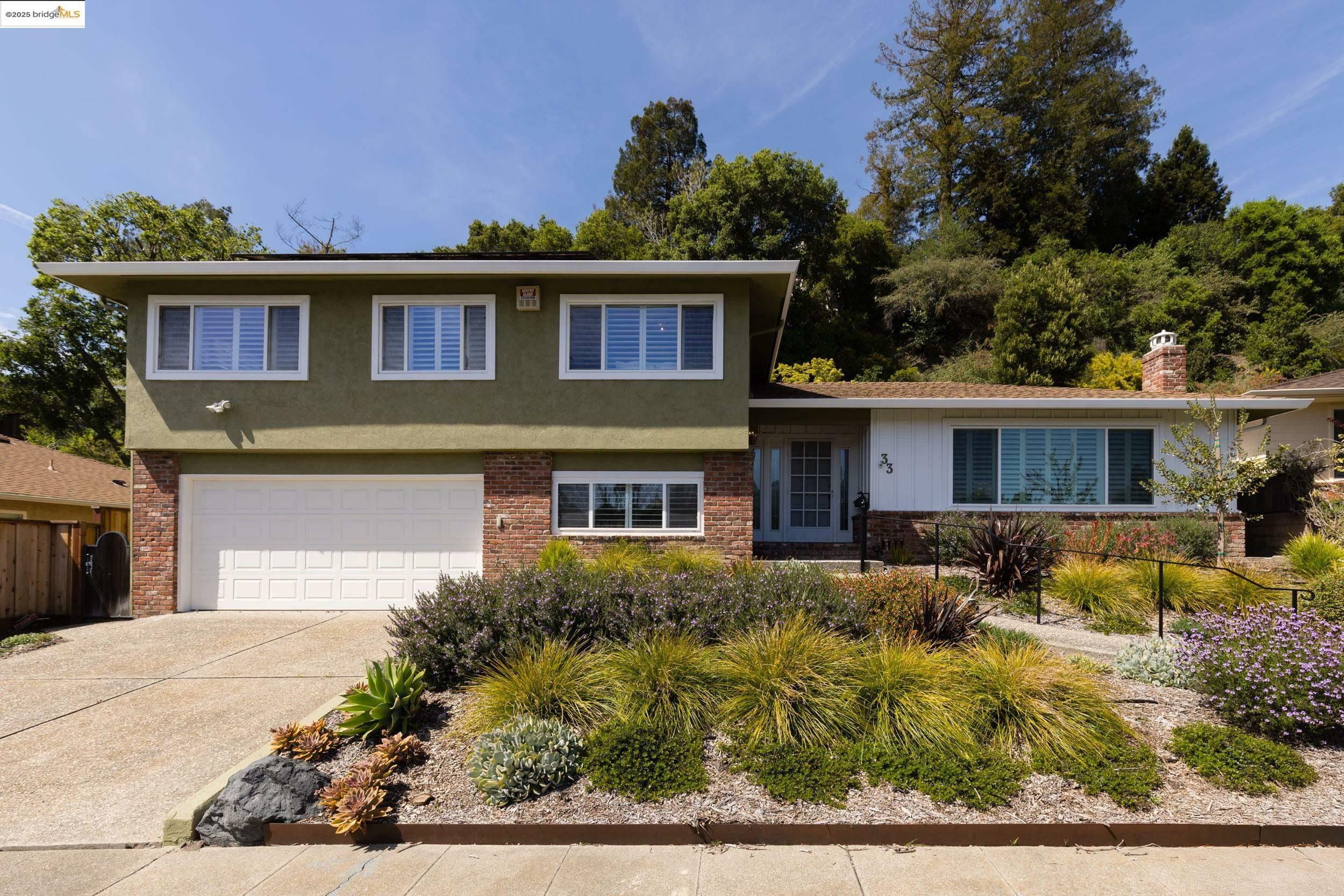 Property Photo: 33 Reata Pl CA 94618