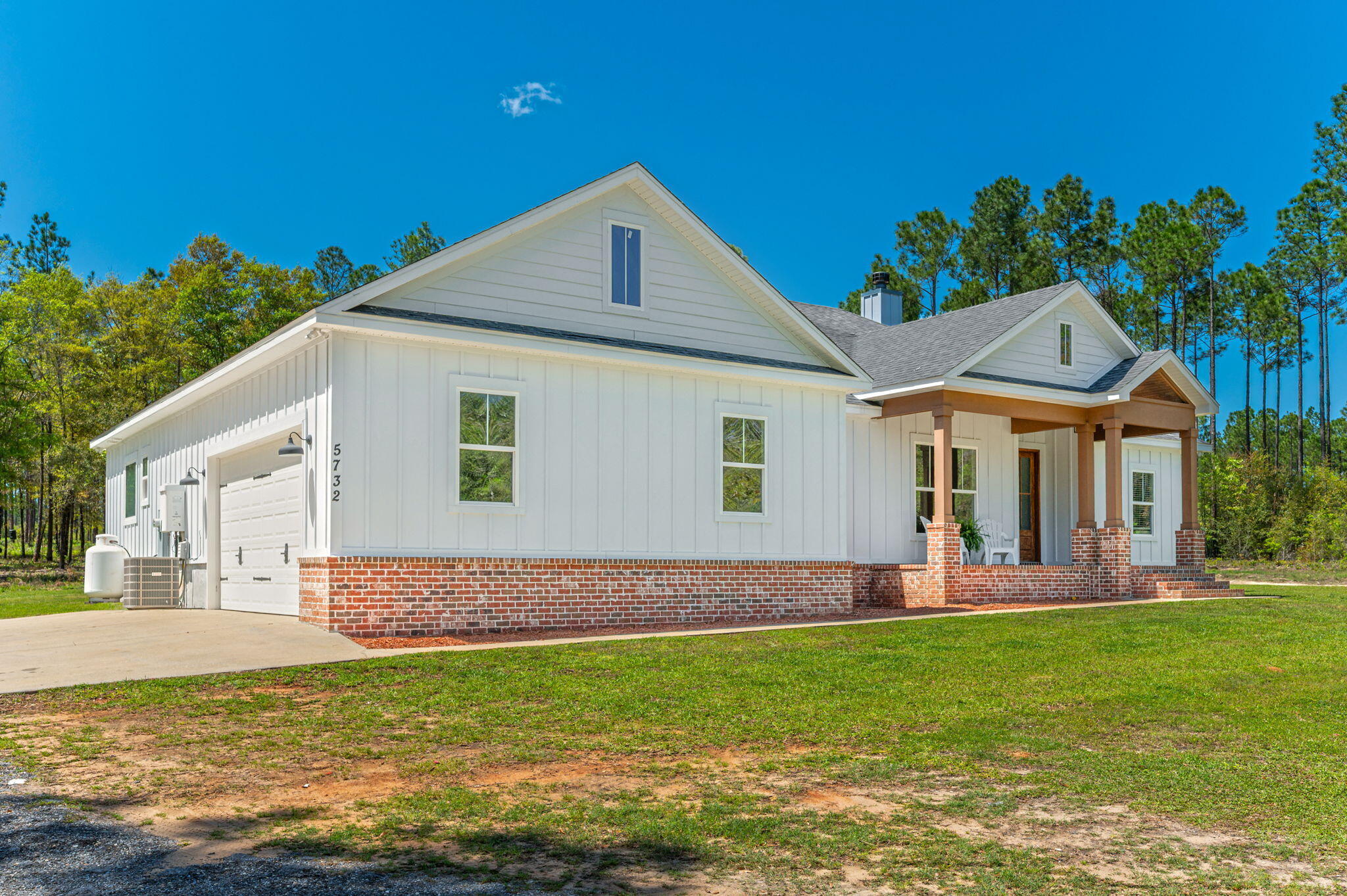 Property Photo: 5732 Griffith Cemetery Road FL 32531
