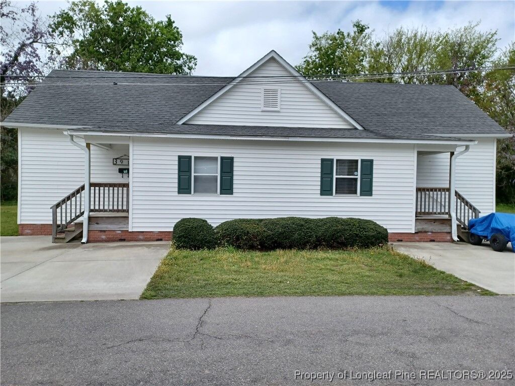Property Photo:  3914 Middle Street  NC 28348 
