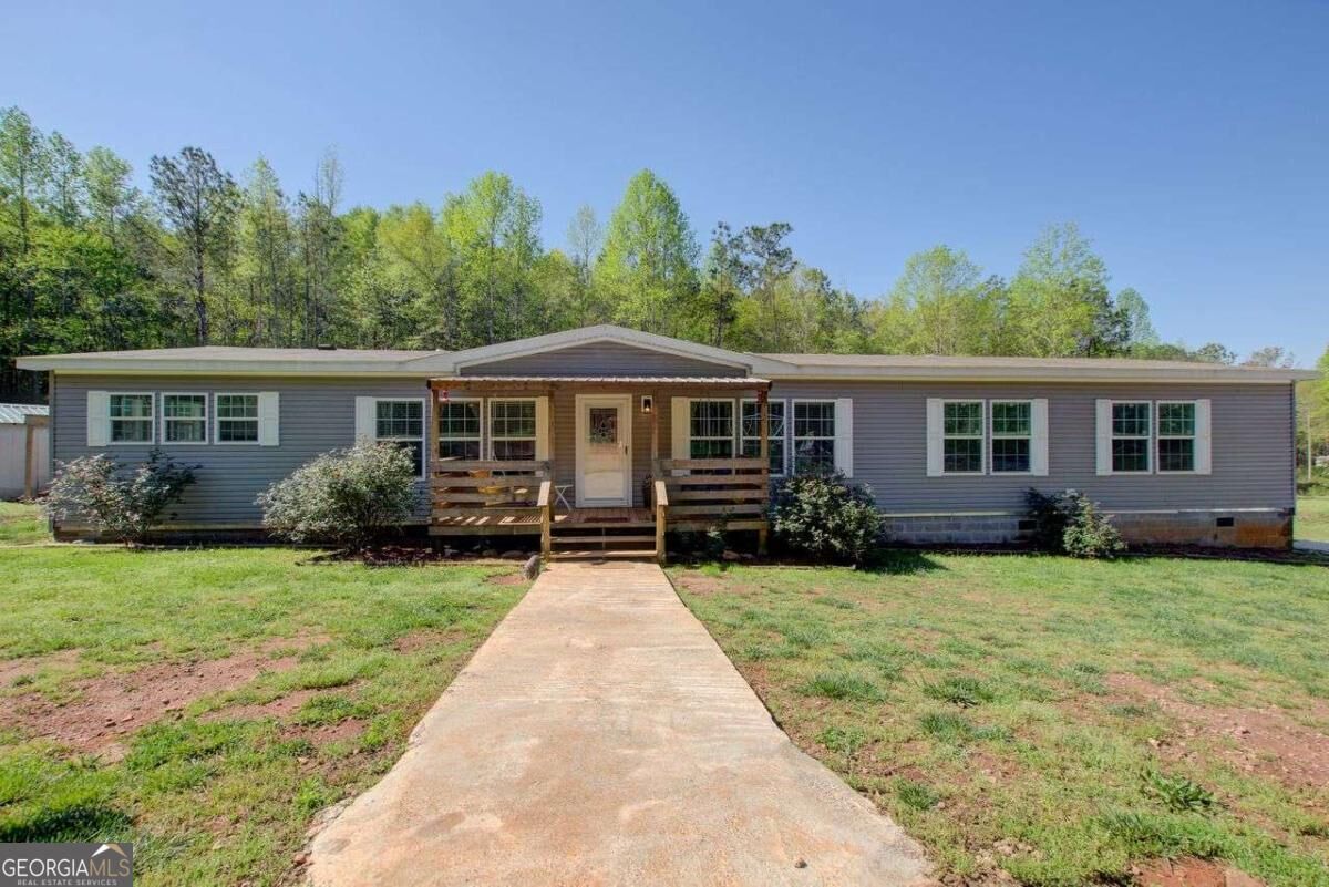 Property Photo: 537 Craven Road GA 30170