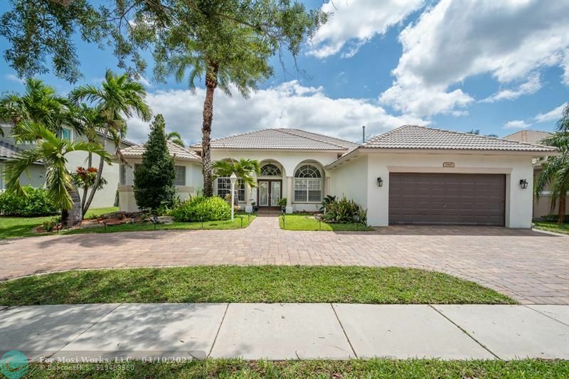 Property Photo: 1865 NW 140th Ter FL 33028