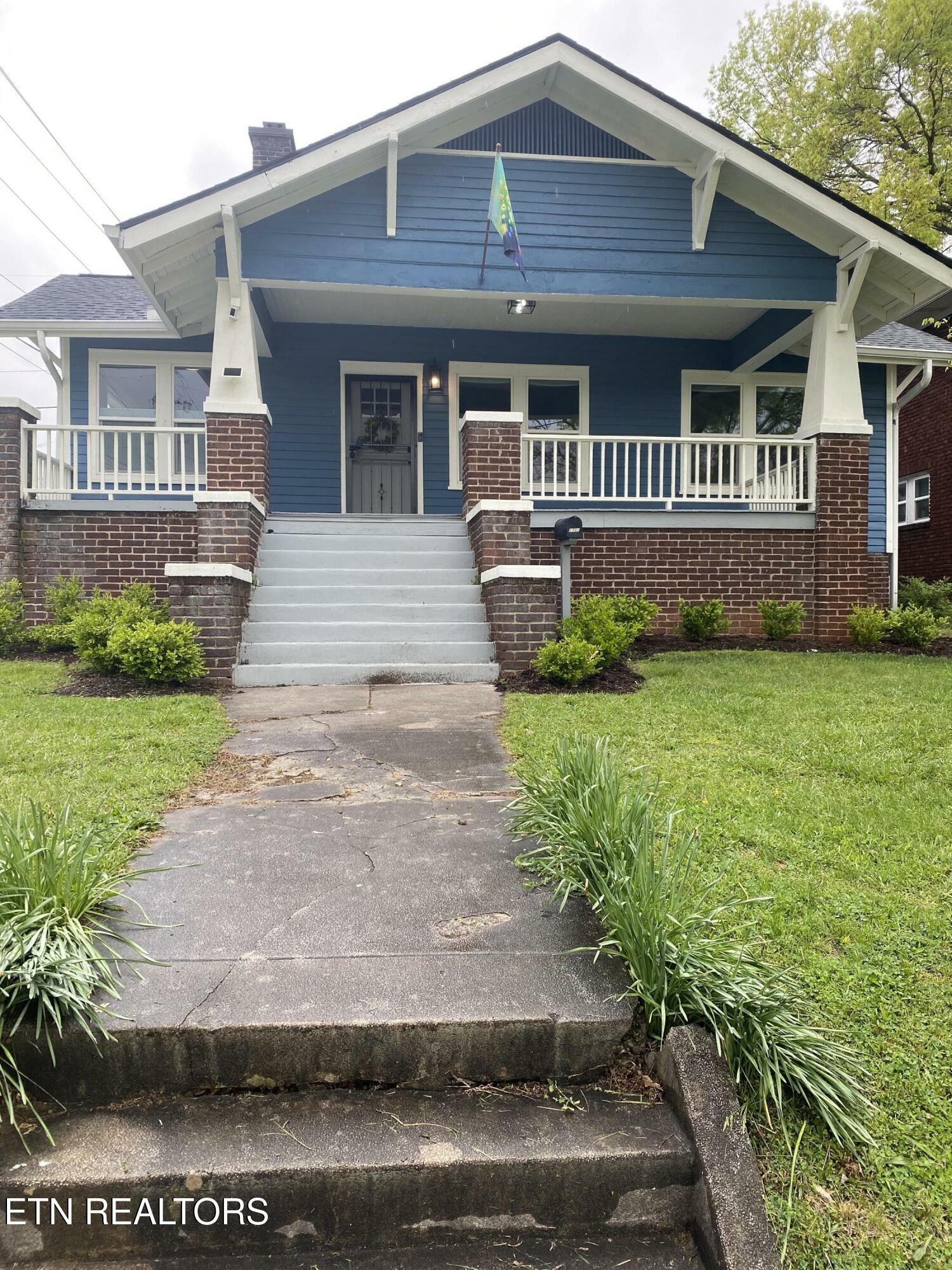 Property Photo: 2701 Parkview Ave TN 37914