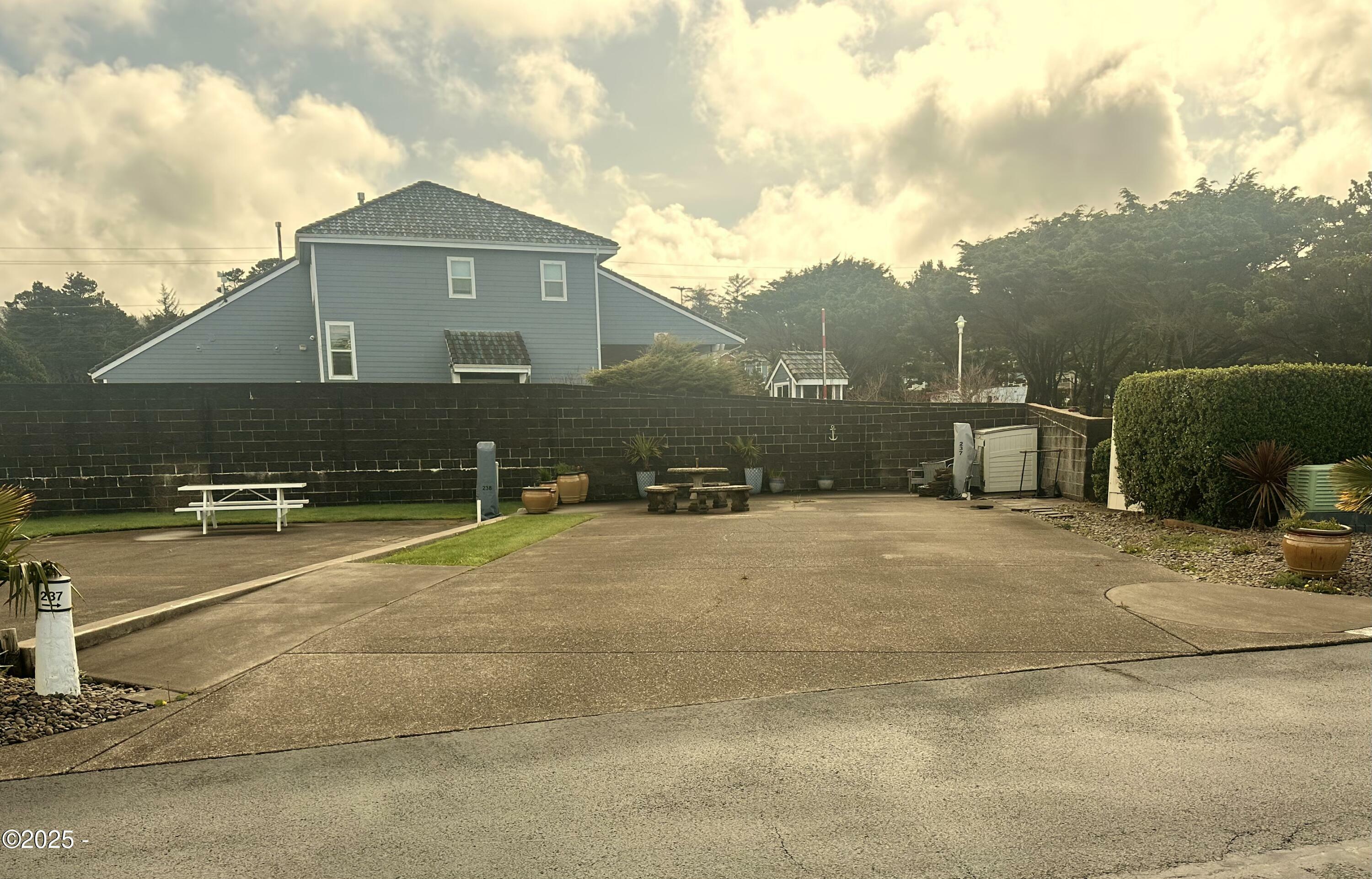 Property Photo: 6225 N Coast Hwy Lot 237 OR 97365