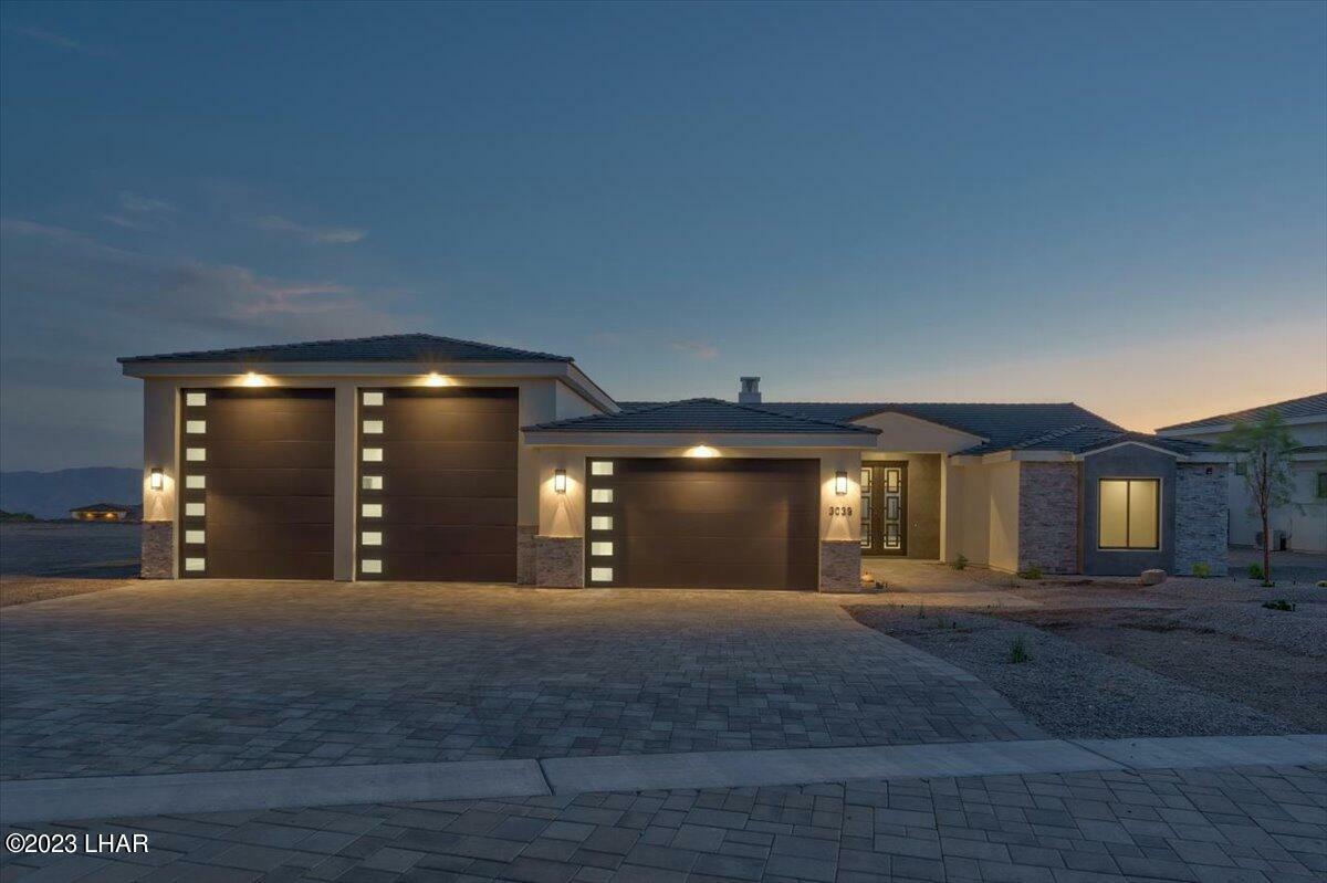 Property Photo: 3039 Camino De La Enclave AZ 86406