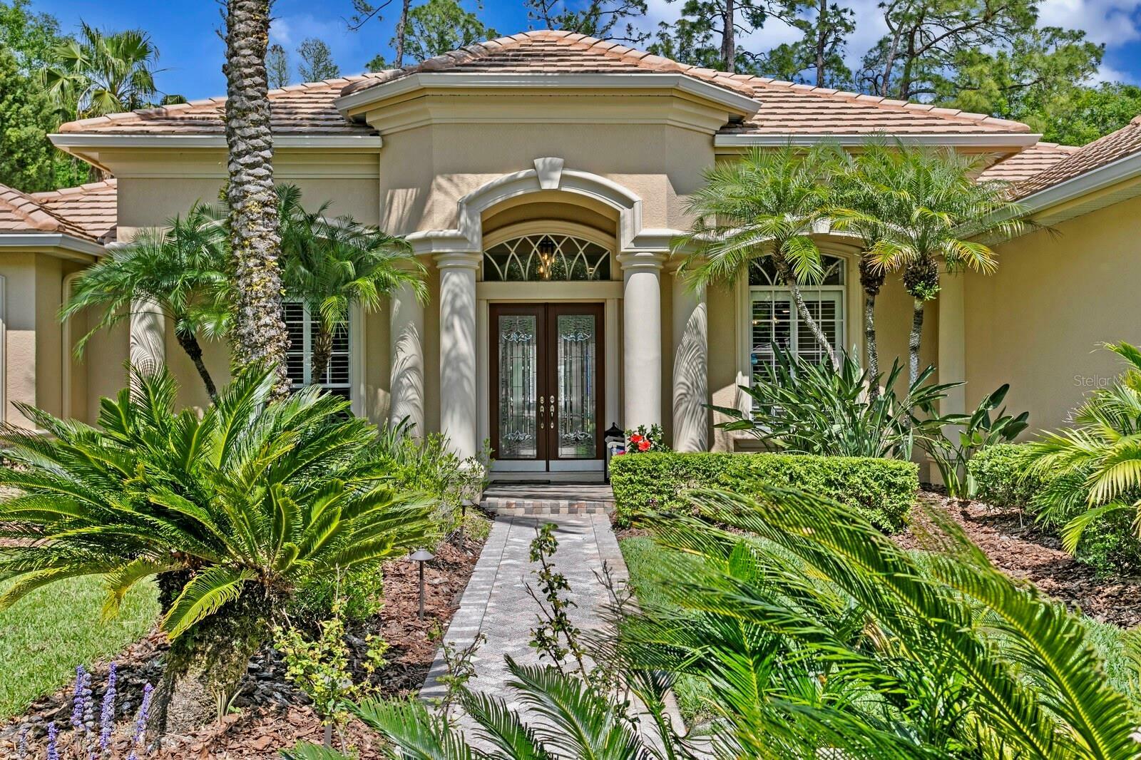 Property Photo: 5004 Waterkey Way FL 33647
