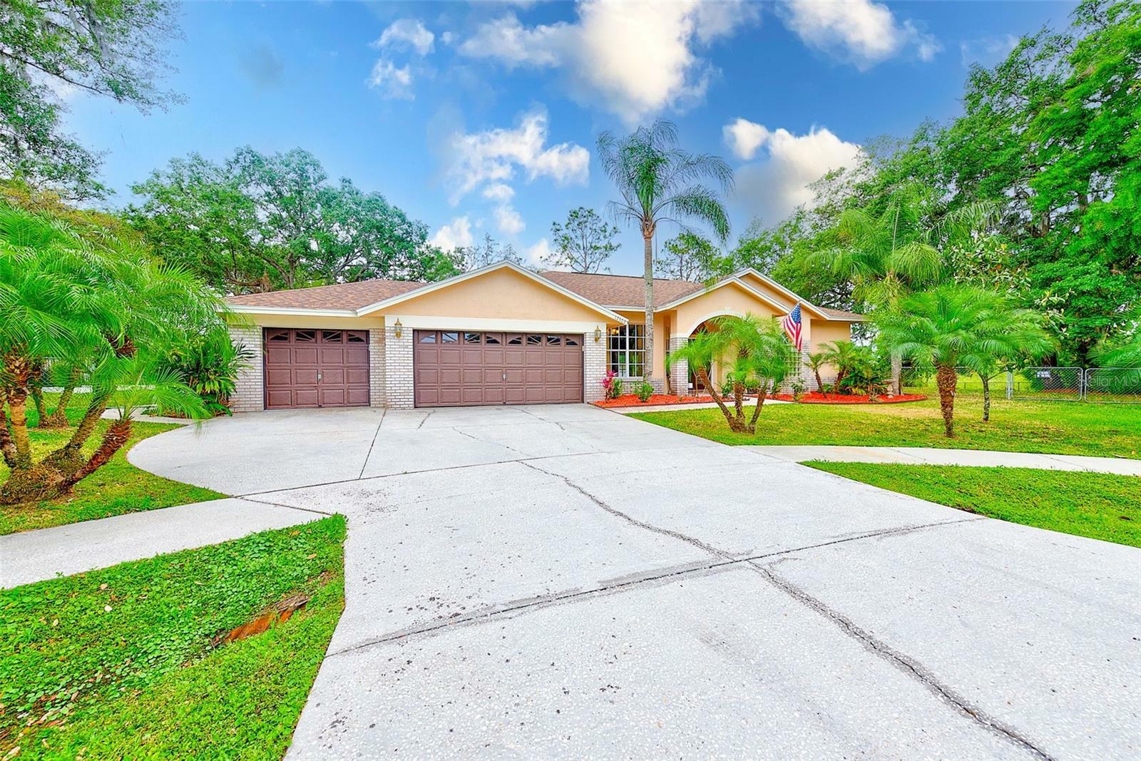 Property Photo: 12302 Knight Place FL 33592