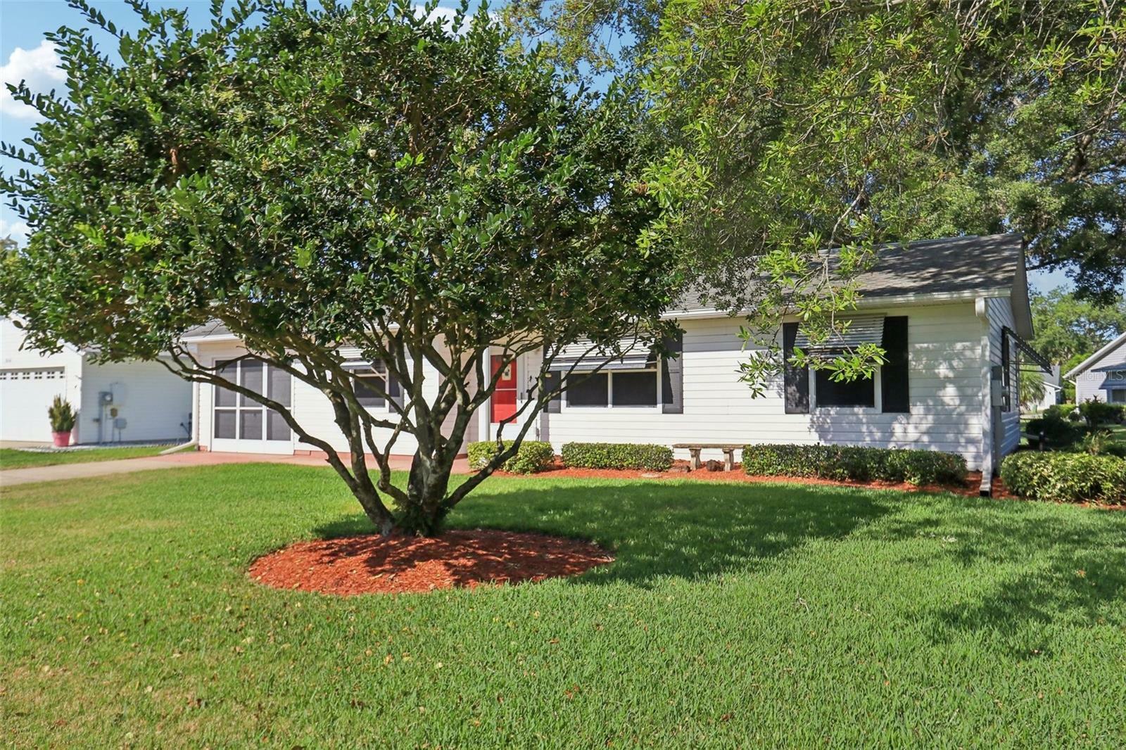 Property Photo:  915 Sutherland Court  FL 34788 